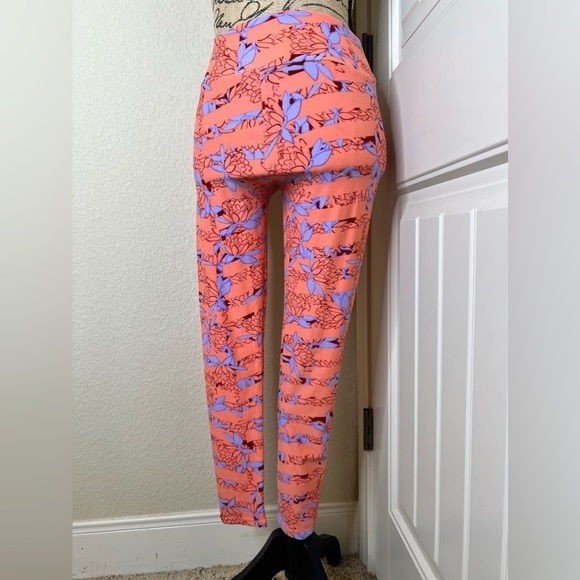 LuLaRoe Peachy Orange, Red & Purple Lotus Print OS Leggings - Picture 4 of 11